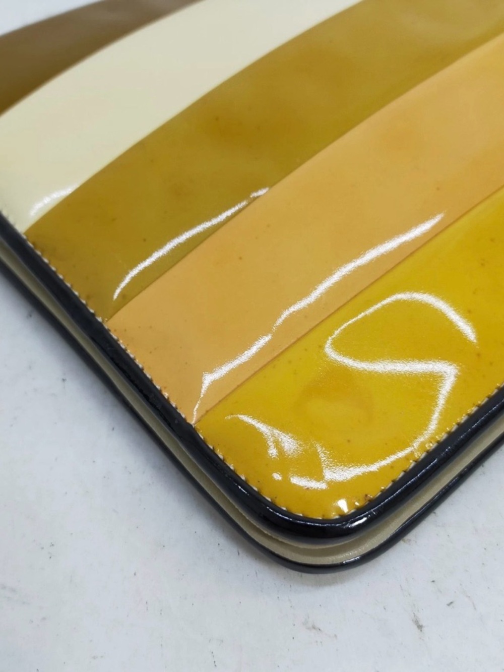 CHANEL VINTAGE  PATENT LEATHER CLITCH - Picture 5 of 16